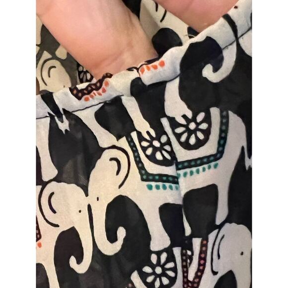 Banana Republic Elephant Print Sleeveless Blouse Women's Size Medium Split neckl - Picture 5 of 8